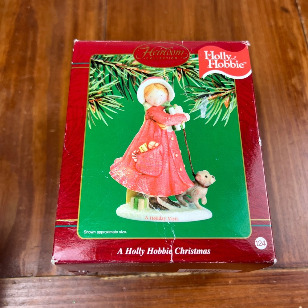 Carlton Cards Holly Hobbie A Holiday Visit 2002 Heirloom Ornament CXOR-070G
